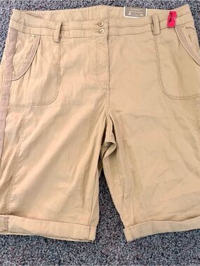 Chico's Light Khaki Bermuda Shorts with Roll Hem Size 4 (42 waist size)